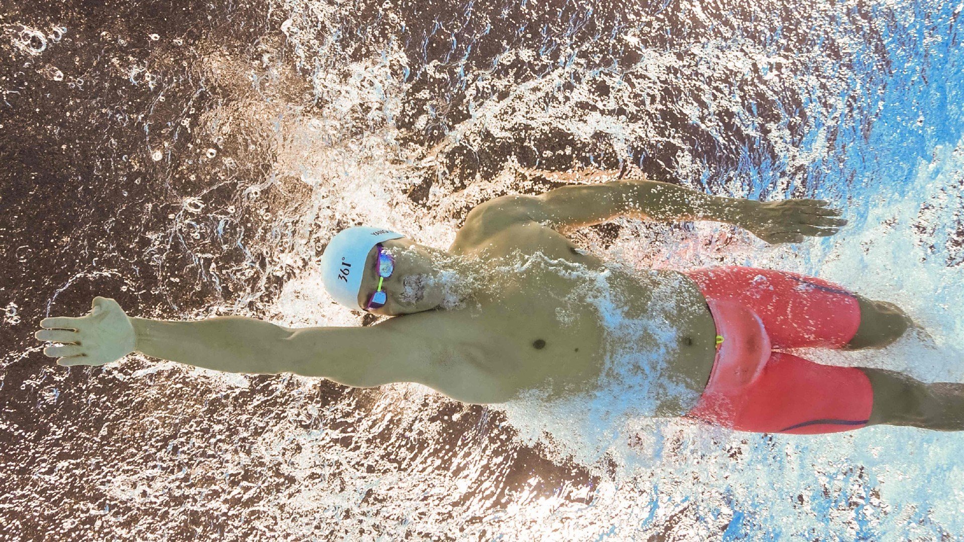 库里附体!深圳绝杀之夜,舞台越大他越强