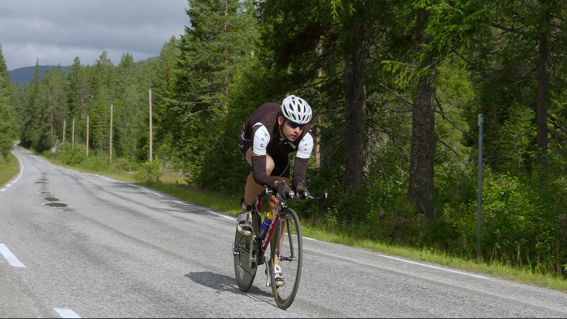 新赛季轰鸣中的橙色风暴，当F1揭幕战遇上荷兰击败埃及的启示